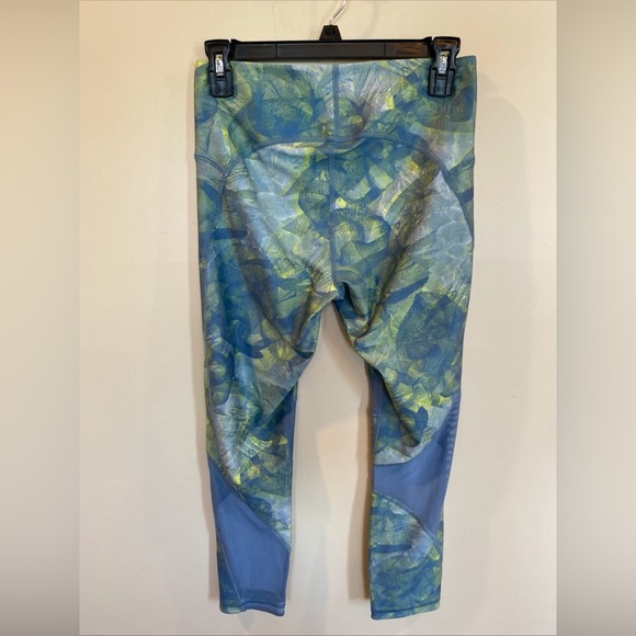 Under Armour Heatgear Women M Blue Green Geometric Mesh Compression Crop Legging - Picture 4 of 6